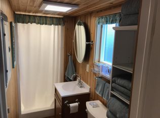 392 NW 3rd St, Newport, OR 97365