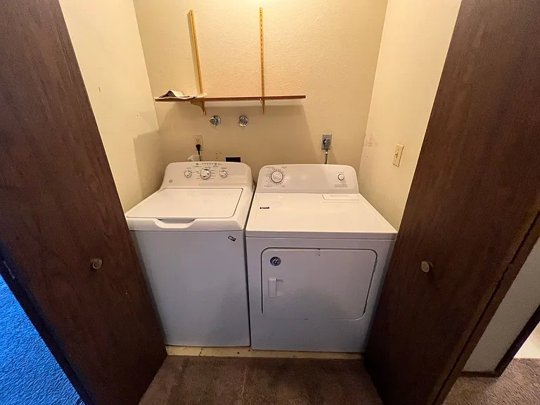 434 Hawaii Ct — Photo 24