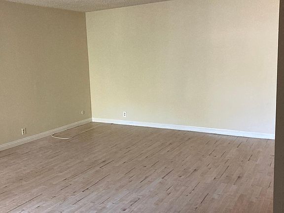 3rd image of 3620 Bagley Ave #15