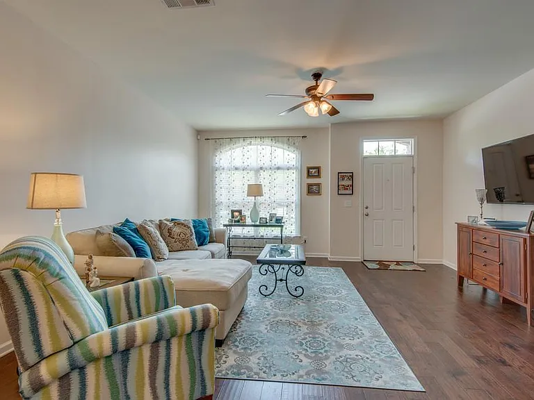 2022 Traemoor Village Dr — Photo 4
