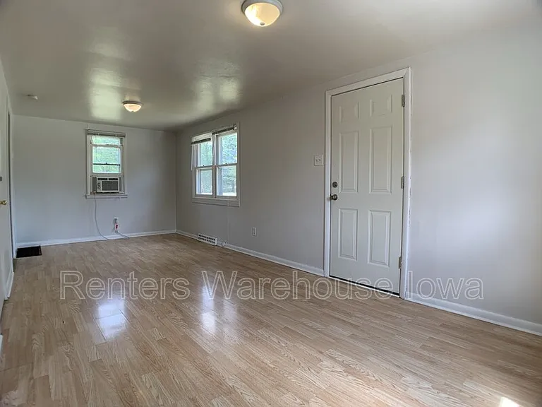 4754 NE 27th Ct — Photo 2