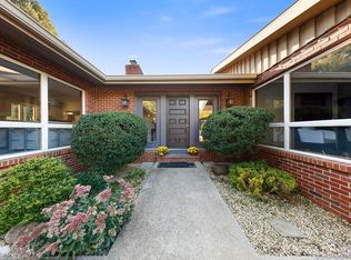 19 Fireside Ct, Norwalk, CT 06850