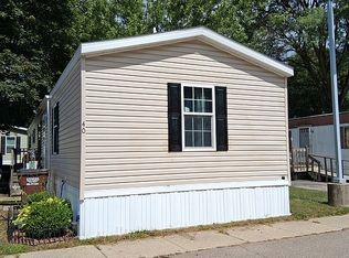 40 Oak Blvd, Belleville, MI 48111
