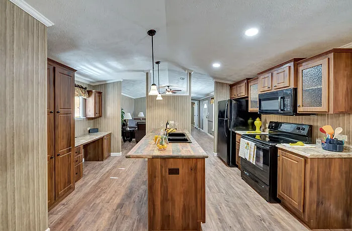 1205 W Circle Dr — Photo 3