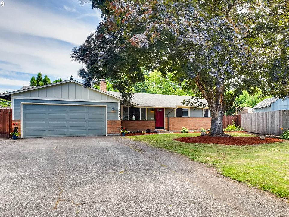 1st image of 6205 NE 57th Cir