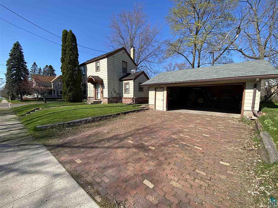 1st image of 302 11th Ave W