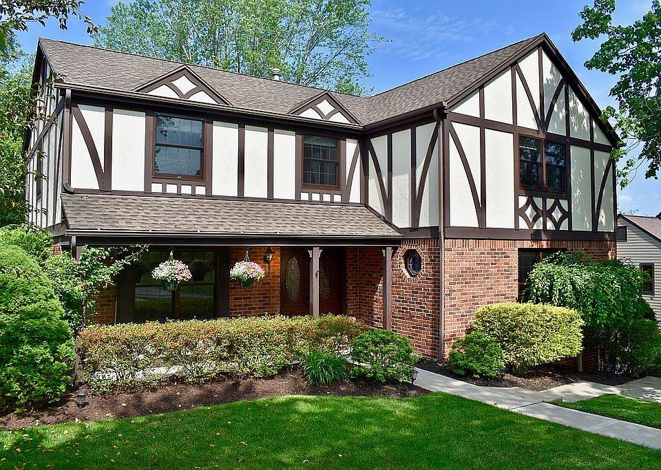 1511 King Charles Drive
