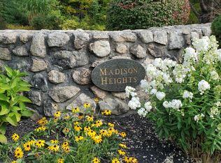 73 Madison Dr, Naples, ME 04055