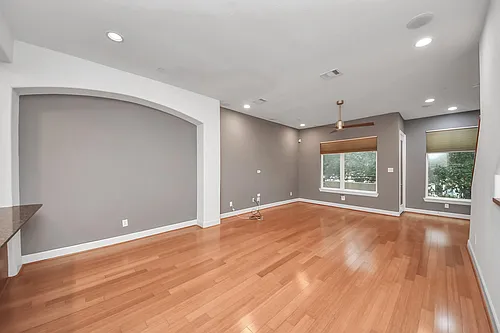 1403 Delano St #6 Photo 1
