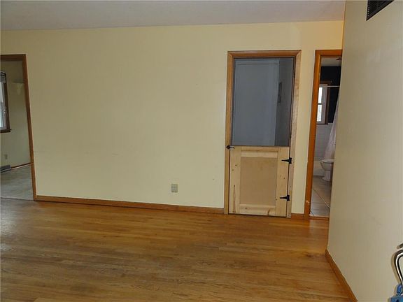 3rd image of 347 N 28th St