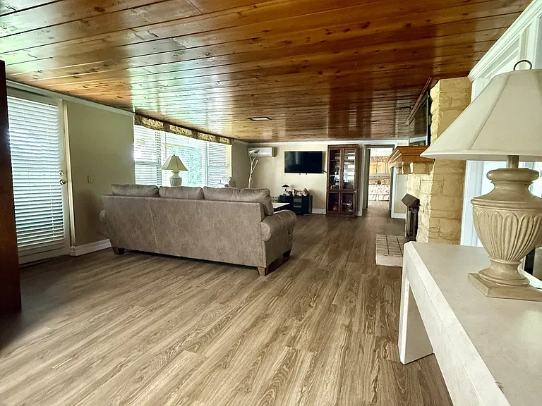 1040 Berwick Trl — Photo 9