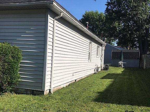 2nd image of 502 E Pearl St