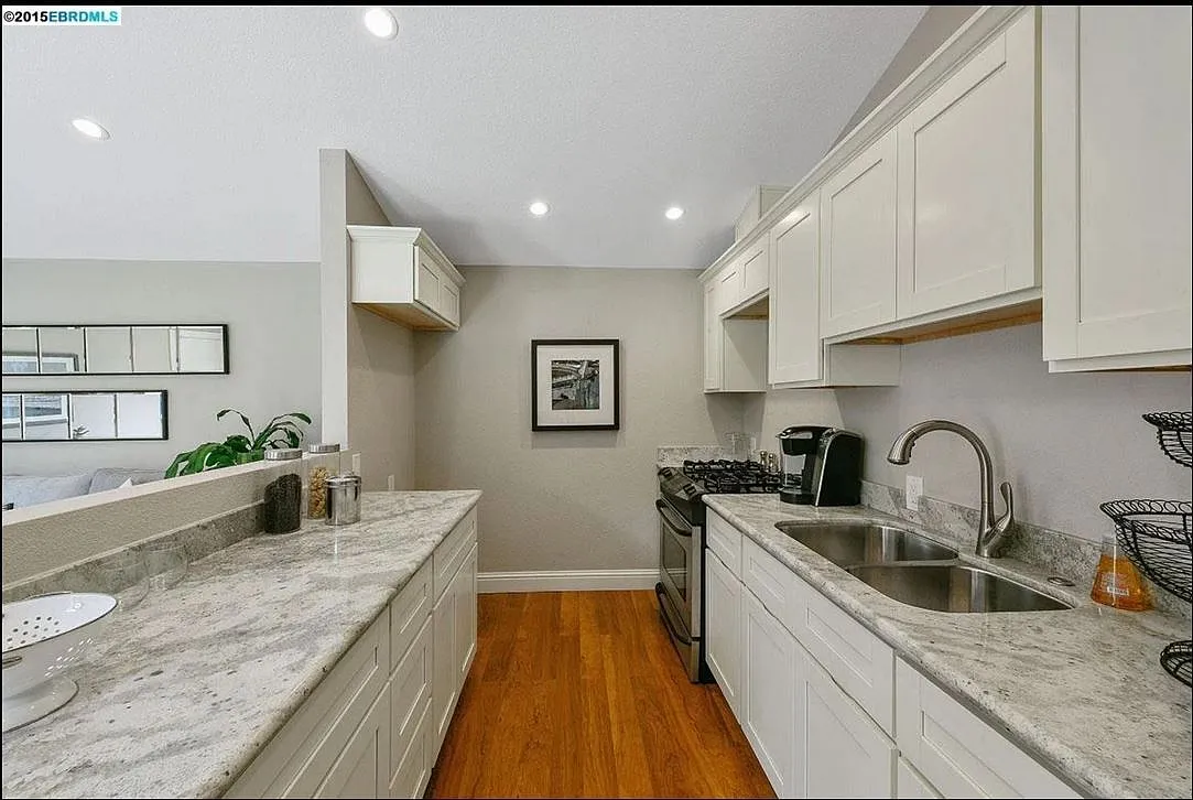 1700 1/2 Pearl - 30% Rental Fee — Photo 2
