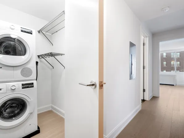 420 East 54th Street image 7 of 27