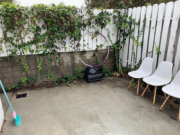 2nd image of 2212 Glendale Blvd