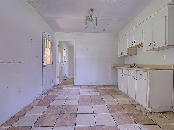 4th image of 503 Lawrence St