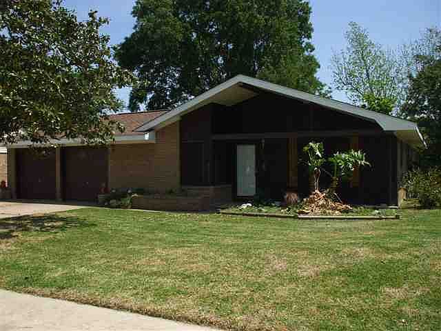 1st image of 3157 Sandalwood Dr