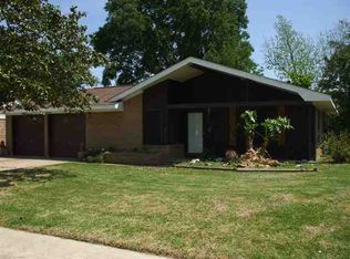 3157 Sandalwood Dr, Port Neches, TX 77651