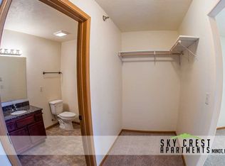 Skycrest Apartments- Pet Friendly and Wifi Included!, Minot, ND 58703