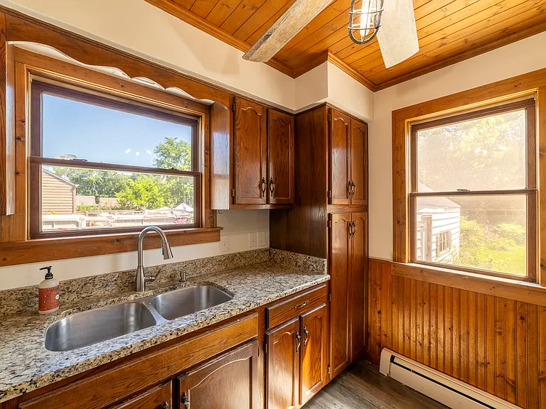 7535 Independence St — Photo 23