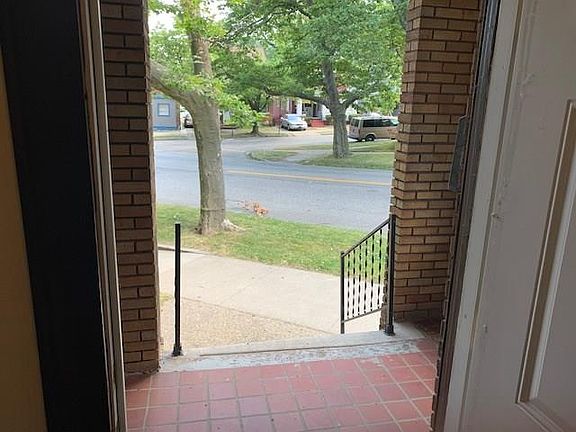 5th image of 1202 Brown Ave
