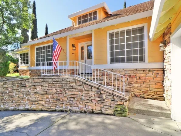 11220 Sunrise Ridge Cir, Auburn, CA 95603