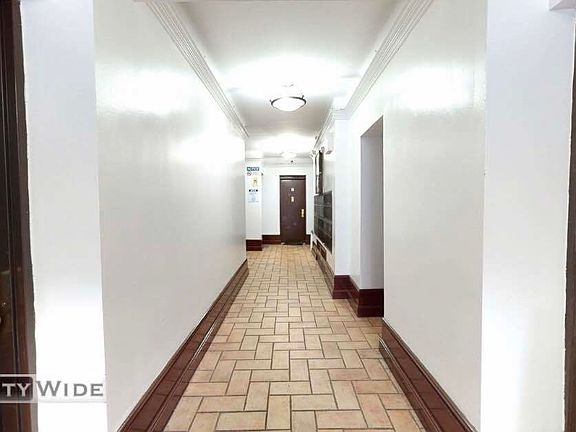 4th image of 21 E 2nd St #52