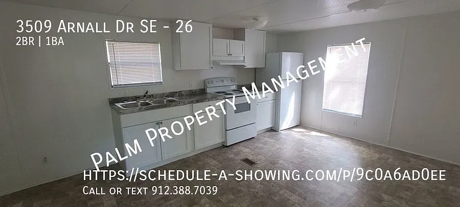 Updated 2 bedroom, 1 bathroom single home in the Oak Meadows Community! — Photo 2