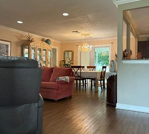 5th image of 1001 Jeffrey Dr