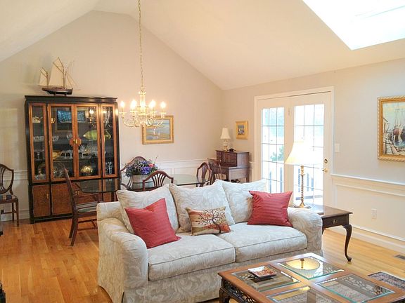 Open dining room/ great room