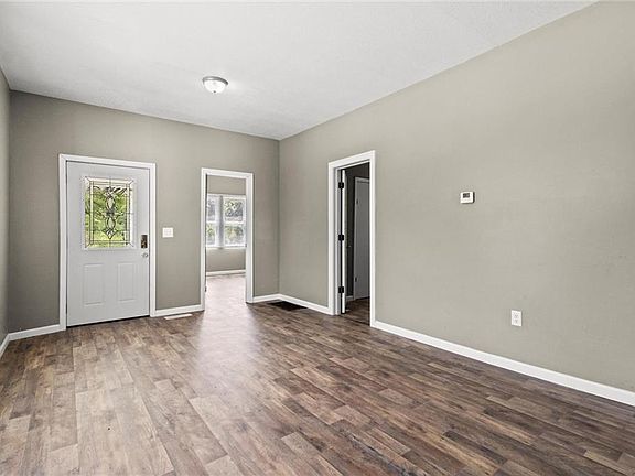 3rd image of 1018 W 30th St