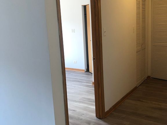 4th image of 10604 Brooks Ln