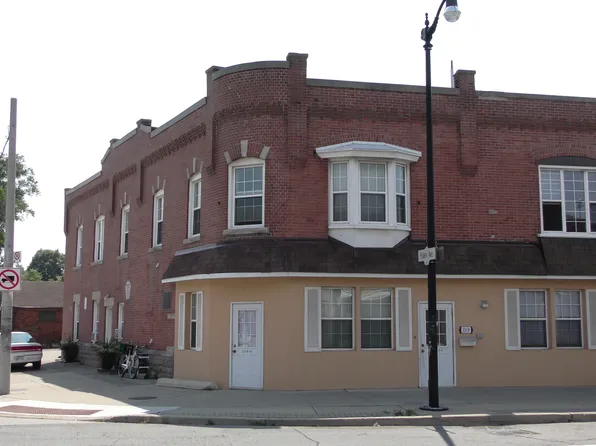 3321 Dundas St W #4, Toronto, ON M6P 2A6