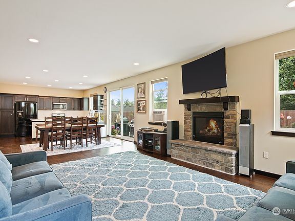 2nd image of 8013 49th Street NE