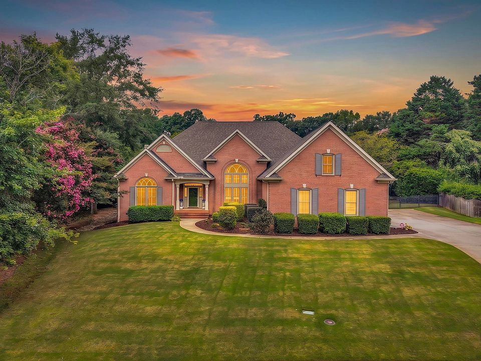 1st image of 105 River Walk Dr