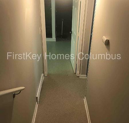4th image of 462 Denwood Dr N