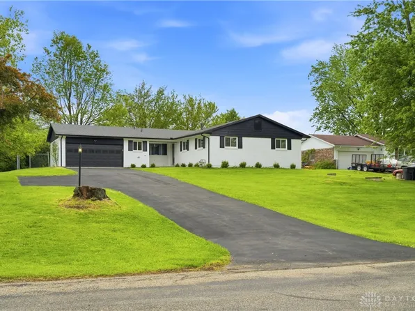 2529 Marinette Dr, Springfield, OH 45503