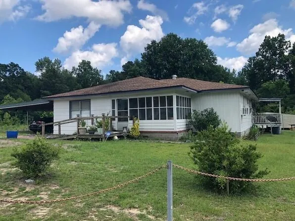 18 Lake Dr, Phenix City, AL 36869