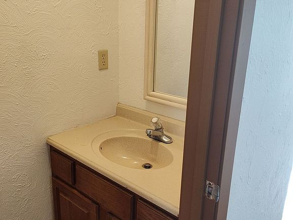 5th image of 3013 Mimosa St #1-4