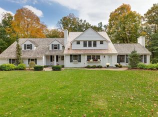 18725 Minnetonka Blvd, Deephaven, MN 55391