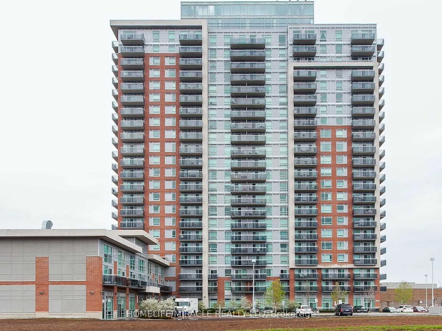 3 bed, $2,400 — Photo 1