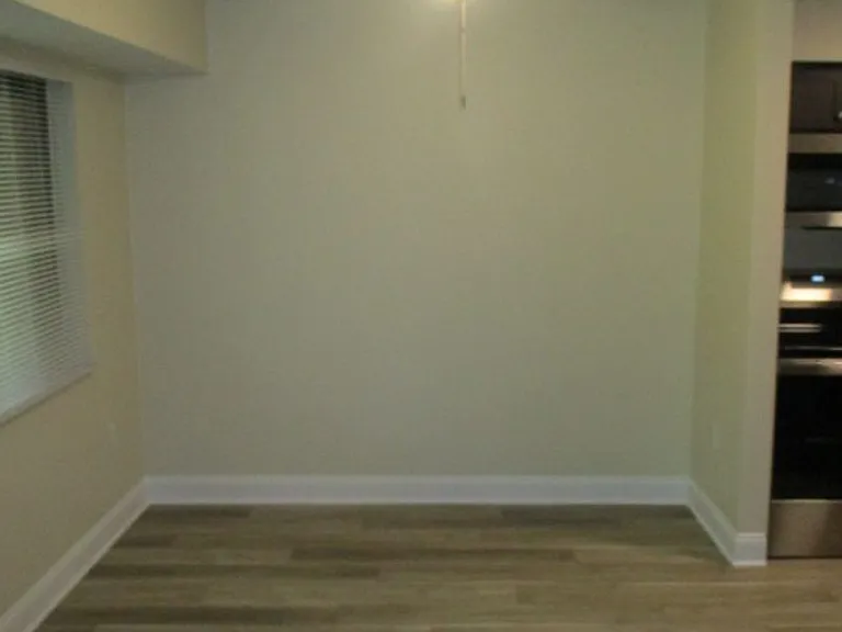 900 Kris Dr — Photo 5