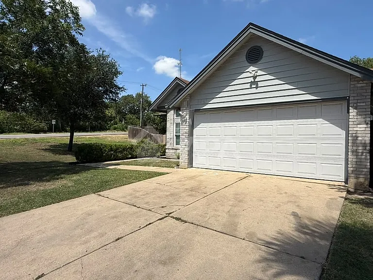 9840 Logans Ridge Dr — Photo 3