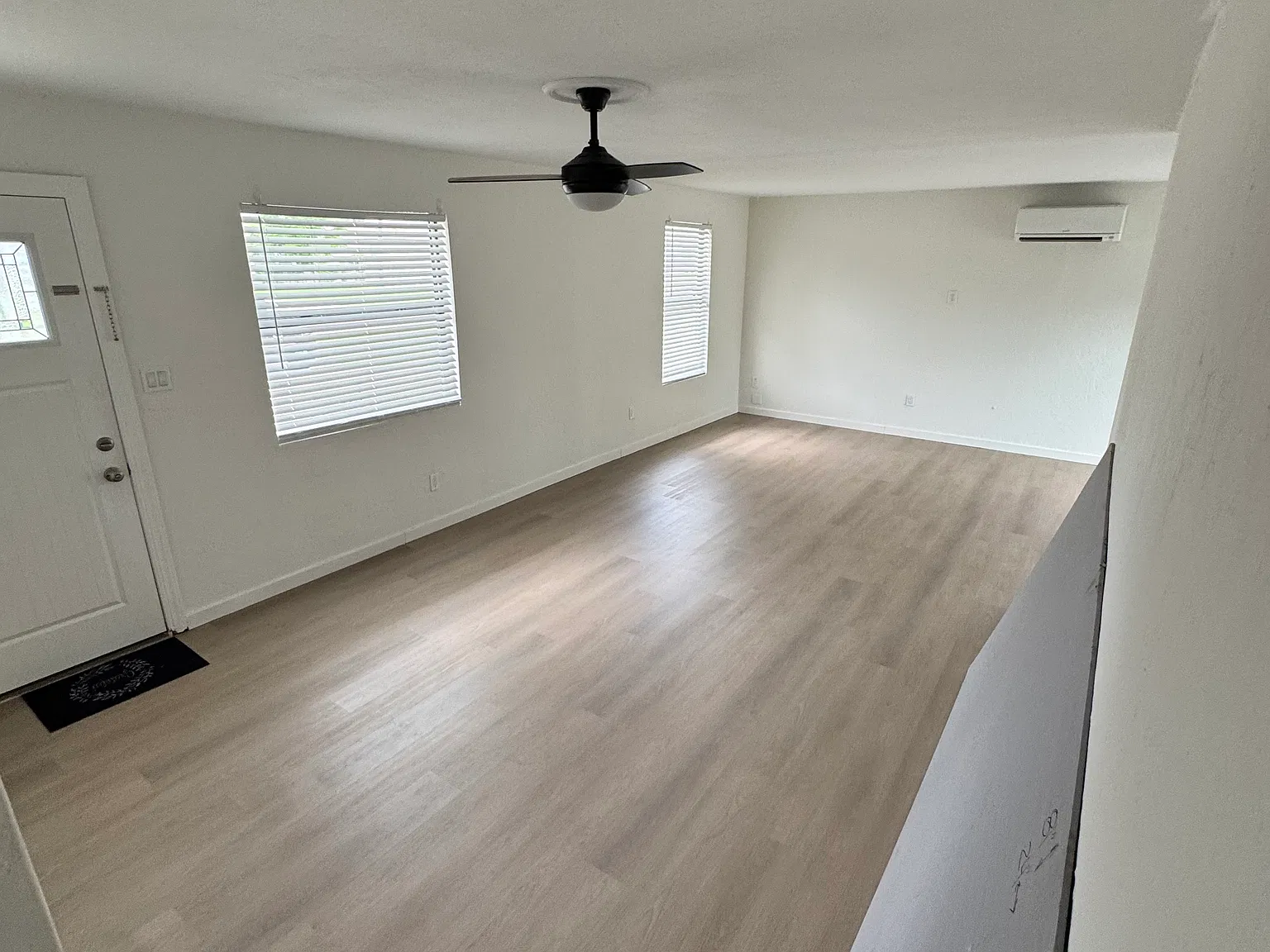 2 bed, 1000 sqft, $2,300 — Photo 2