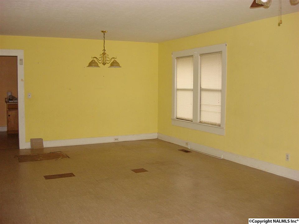 2nd image of 400 Lake St