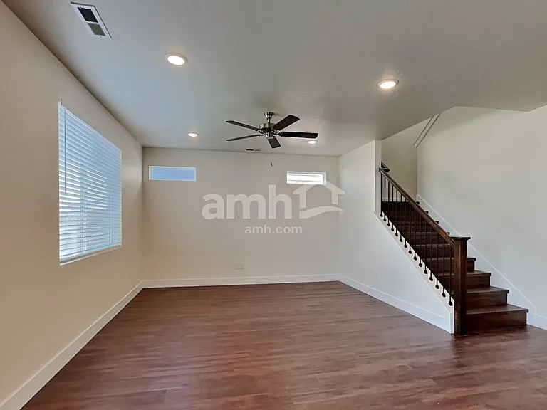 1453 N Alderleaf Ave — Photo 6