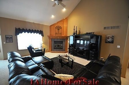 Living Room-Vaulted Ceilings