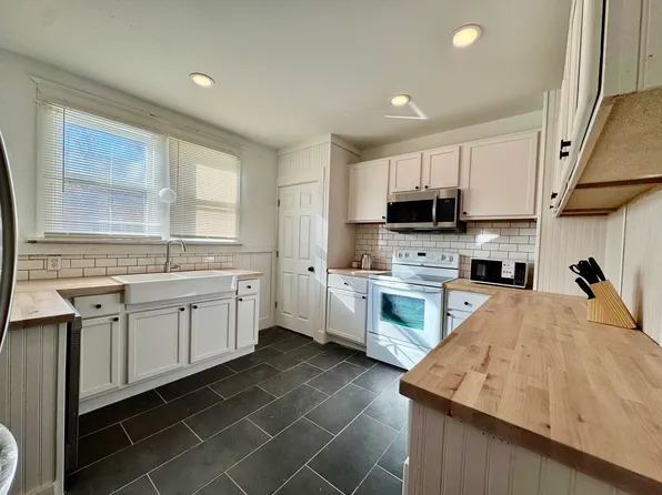 1400 Bemis St SE Room 4, Grand Rapids, MI 49506