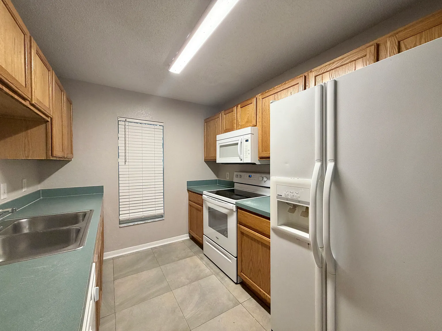 3 bed, 1163 sqft, $1,740 — Photo 4