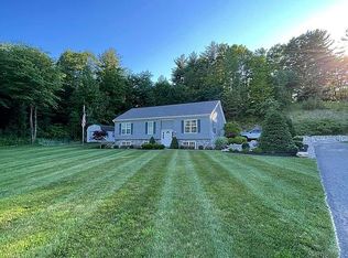 402 W Sand Lake Rd, Wynantskill, NY 12198